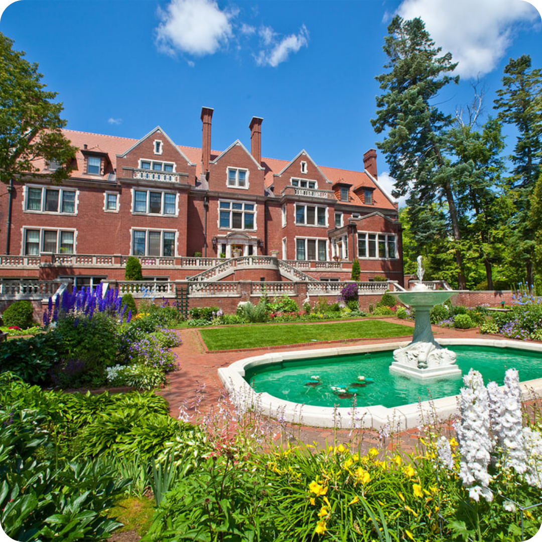 Photo of the Glensheen Estate Grounds and fountain in Duluth MN